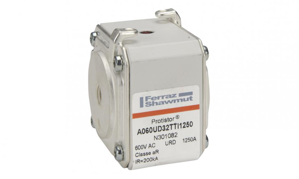 High-Speed Fuse 32 aR 550VAC 1250A Striker Flush