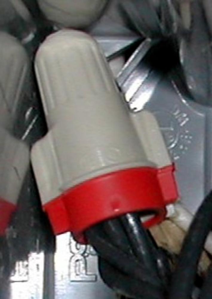 T/R+ WIRE CONNECTOR   750/JUG